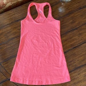EUC lululemon plain fitted workout tank reversible in orange-coral workout top
